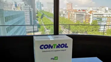 Traslado de oficinas en el Paseo de la Castellana, Madrid Caja de Mudanzas Control en una oficina del Paseo de la Castellana, Madrid